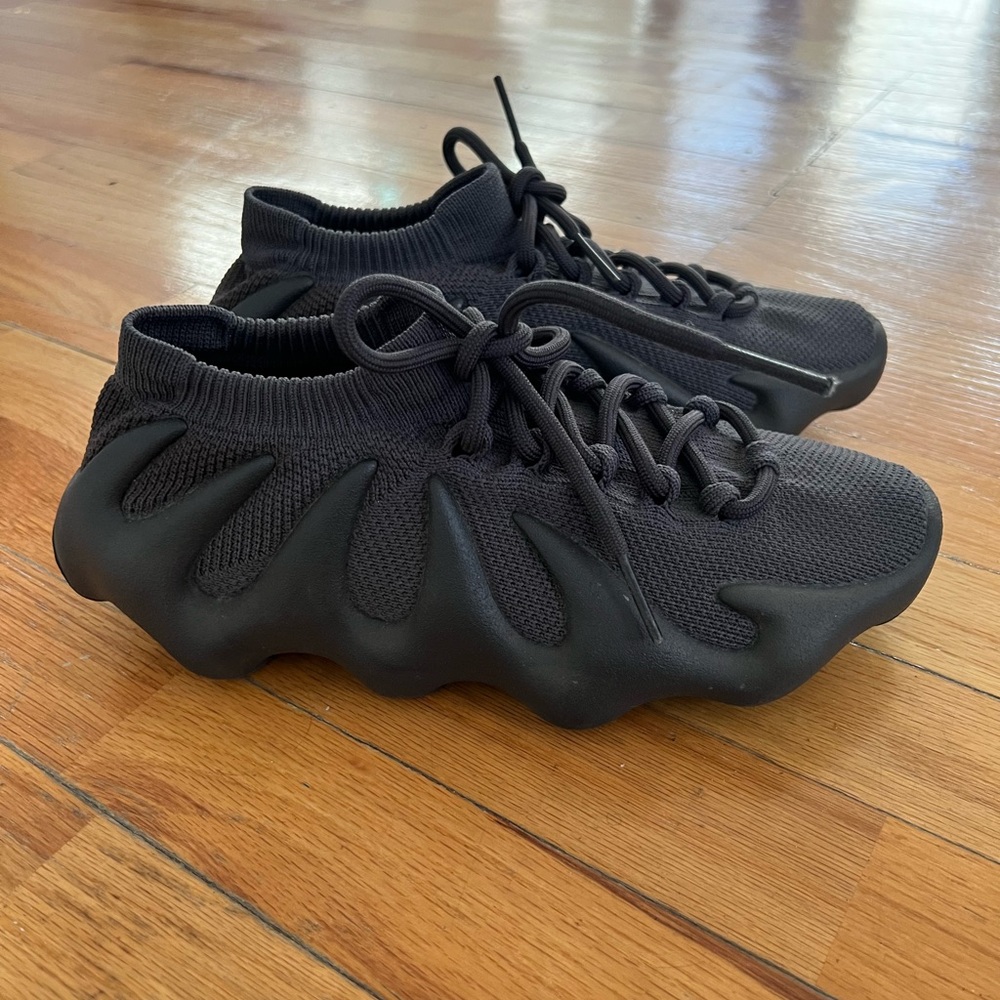 Black Yeezy 450